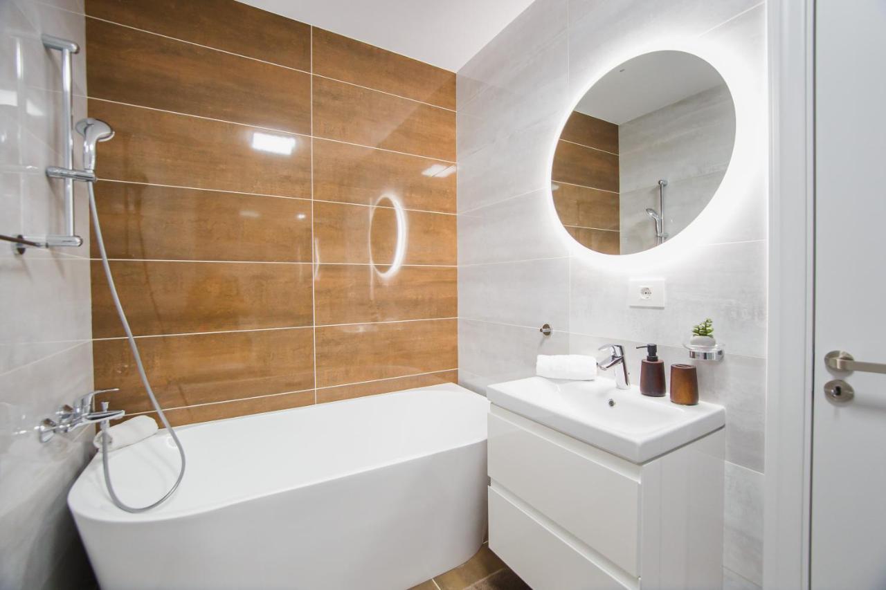 Apartament Charming Family Haven Oradea Zewnętrze zdjęcie